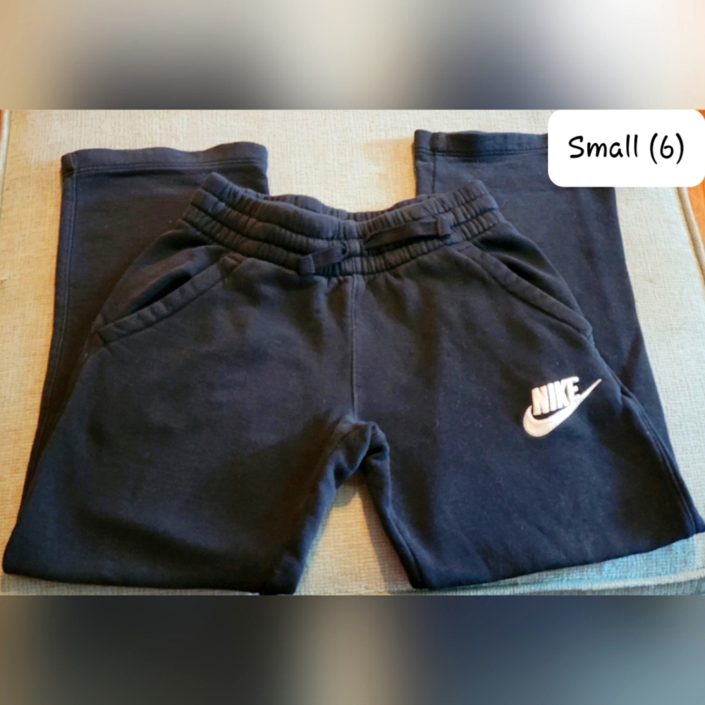 Boys Nike sweatpants size 6